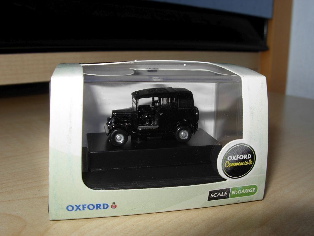 Modellini di ferrovie: N: Austin low loader Taxi schwarz – Nuovo (secondo la descrizione) da Oberrieden venduto da Hobbyschiff