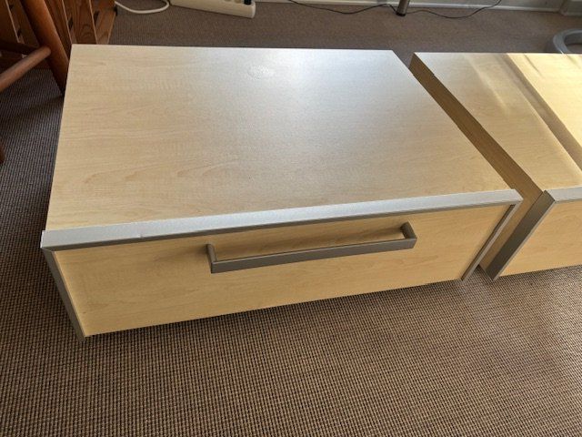 Tables de nuit: Nachttische – D'occasion à Bottmingen par Claudia26 1