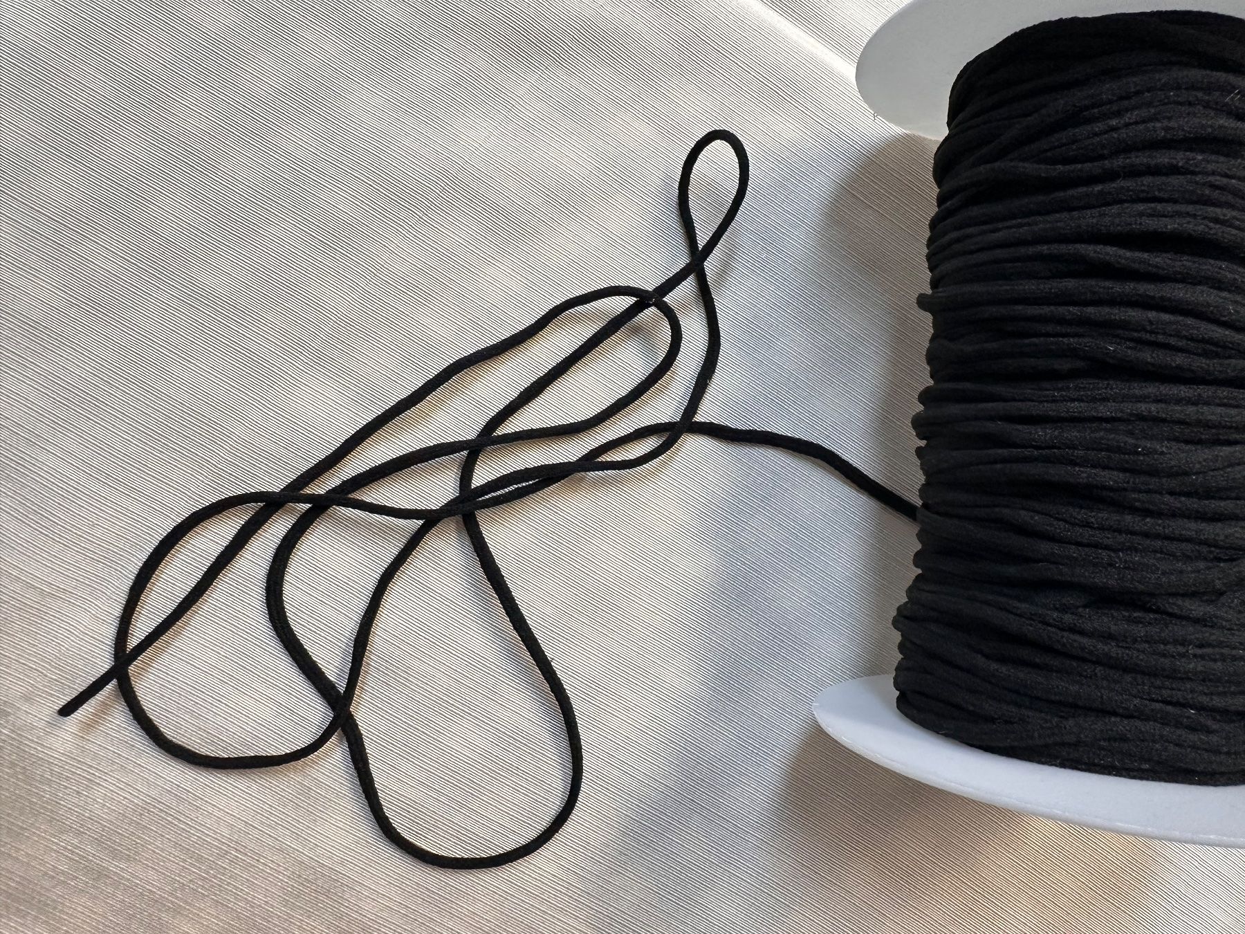 Nastri decorativi: 10M elastiche Kordel 3mm – Nuovo (secondo la descrizione) da ZÜRICH venduto da kat_k6zp