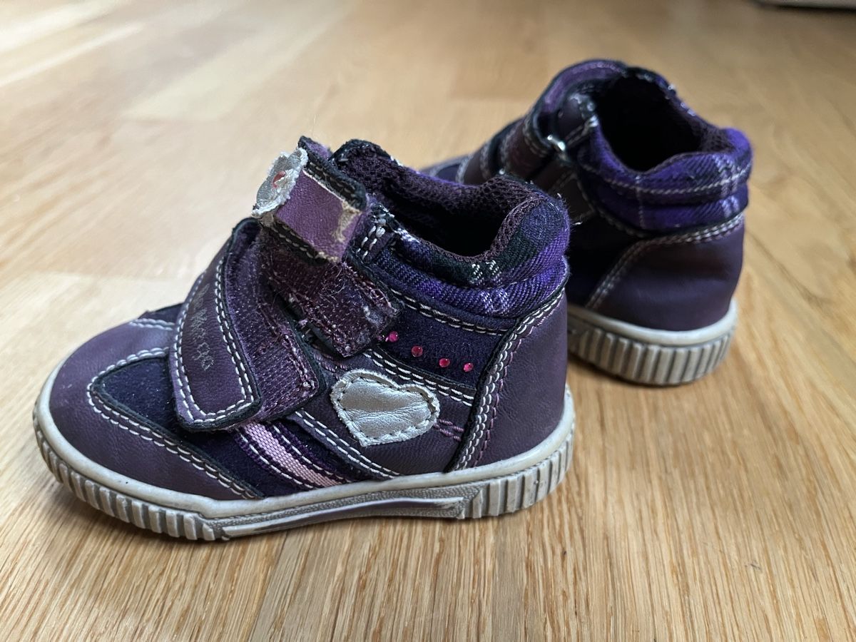 Scarpe per ragazzi: Kinder Schuhe Be Mega lila Grösse 19 – Usato da Bern venduto da farfalla22 1