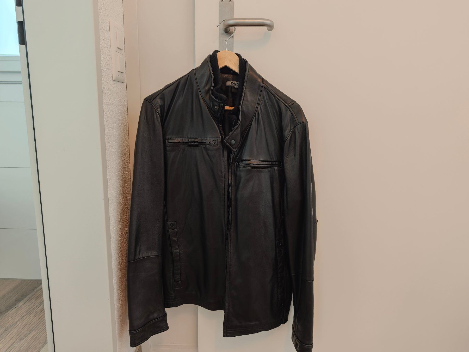 DKNY Giacche: DKNY Herren Lederjacke Schwarz, Grösse M – Usato da Thundorf venduto da Napsty 6