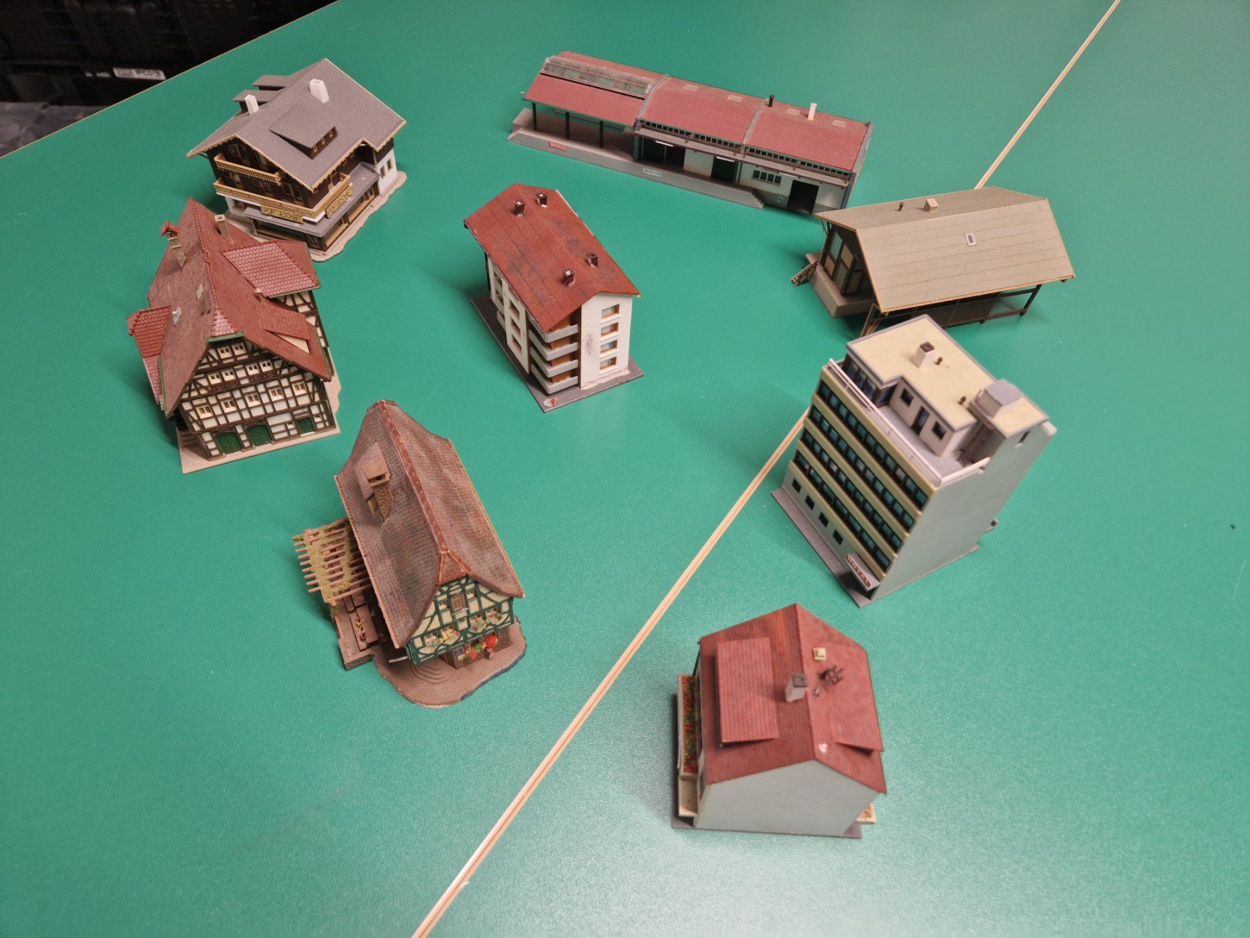 Modelleisenbahnen: Diverse Stadthäuser – Gebraucht aus Islikon von Hitch2010 1