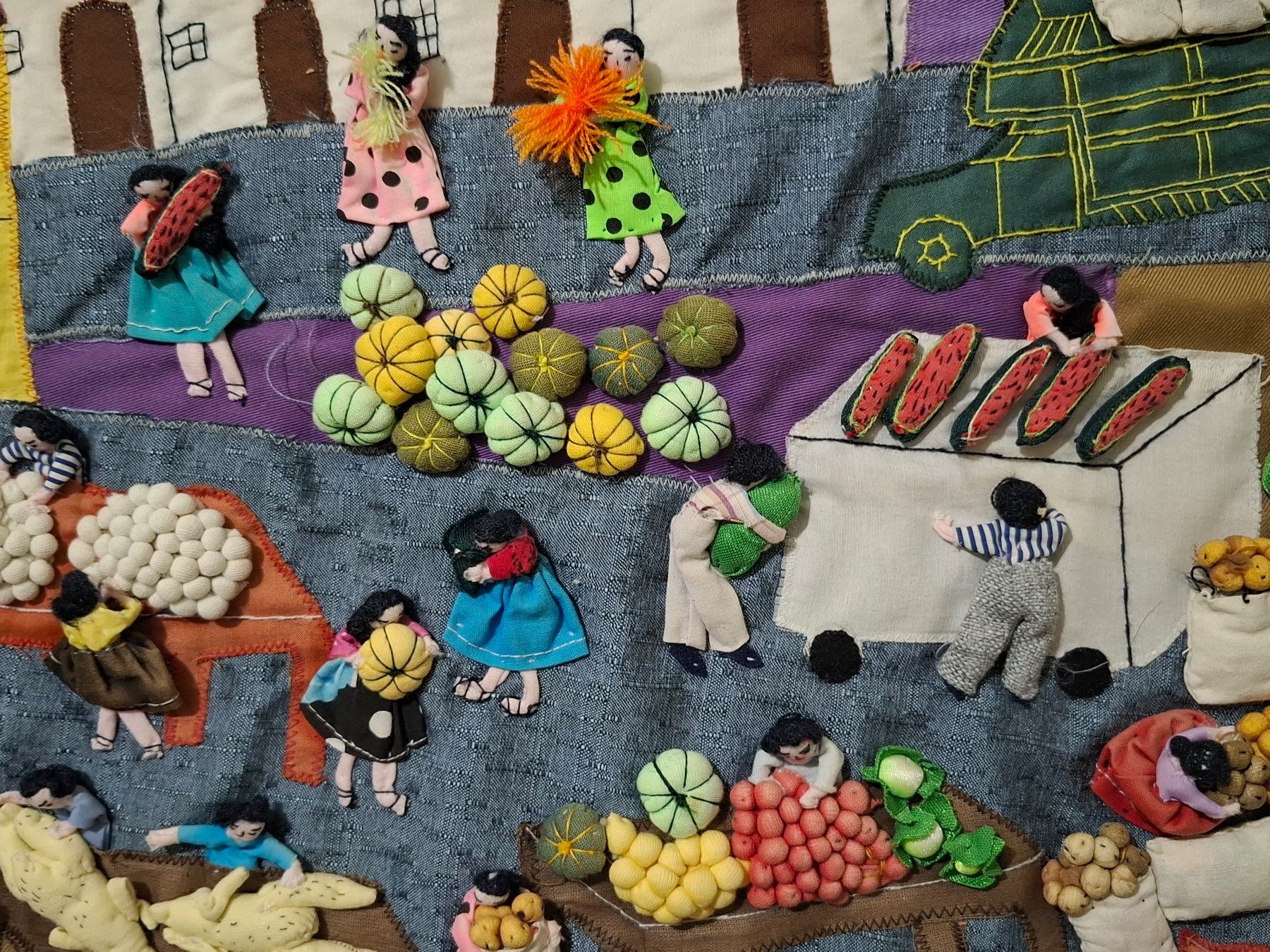 Tappeti: Grosser Wandteppich - 3D handgestickte Peruanisch Arpillera – Usato da Zürich venduto da bruzolda 2