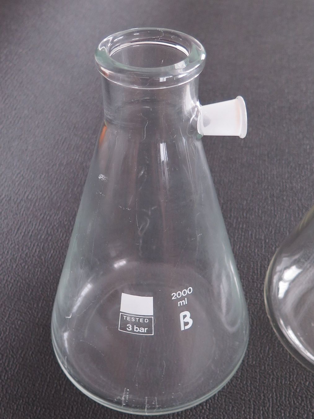 Sonstiges Geschirr & Gläser: 2x 2000ml Vakuum-Saugflaschen Labor – Gebraucht aus Basel von Deko1 4