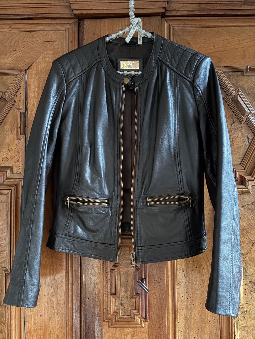 Mango Giacche: MANGO Biker Jacke  100 % Leder Größe M – Usato da Interlaken venduto da Bona55 5