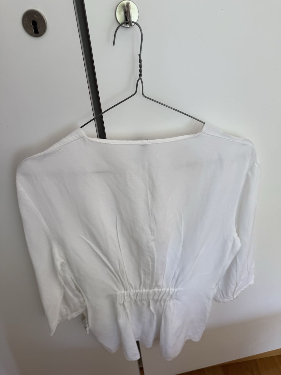 Zara Chemisiers: Blouse blanche Zara TRF T. S – D'occasion à Châtelaine par Nilufer777 1