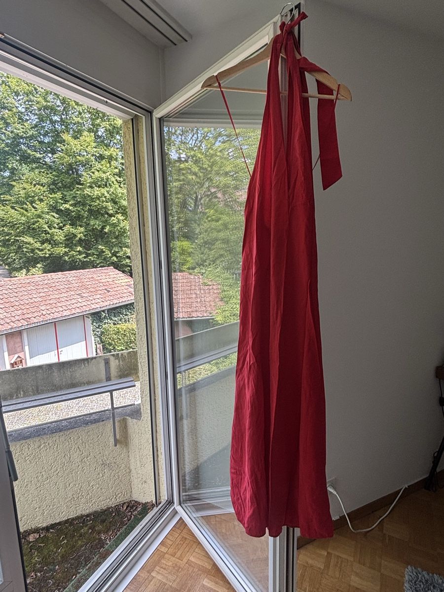Zara Kleider: Red Maxi Dress Halter Neck Size M Used – Gebraucht aus Zürich von the_hwh7