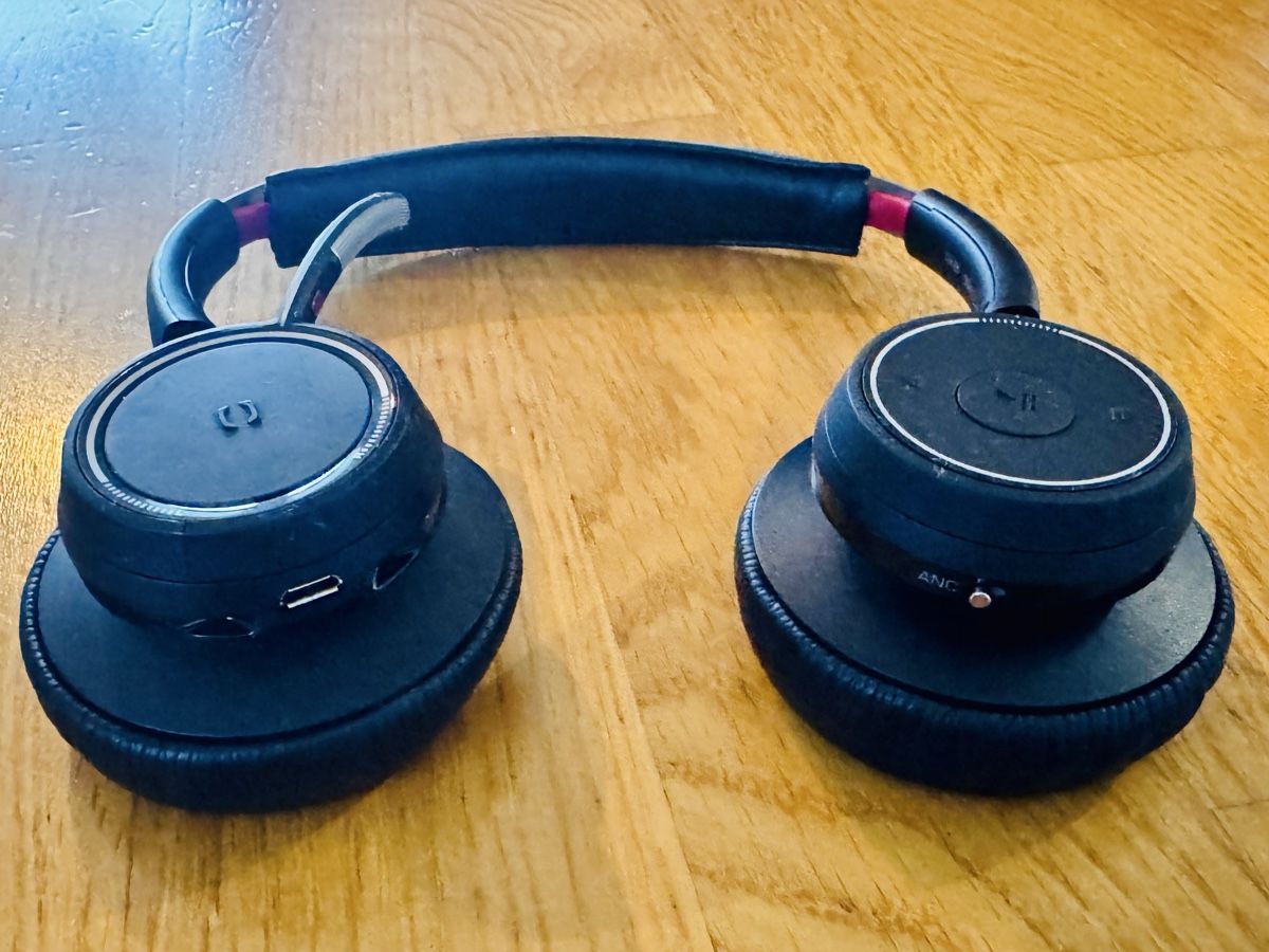 Plantronics Kopfhörer: Plantronics Voyager Focus UC – Wireless Bluetooth Headset – Gebraucht aus Horgen von Renbert 5