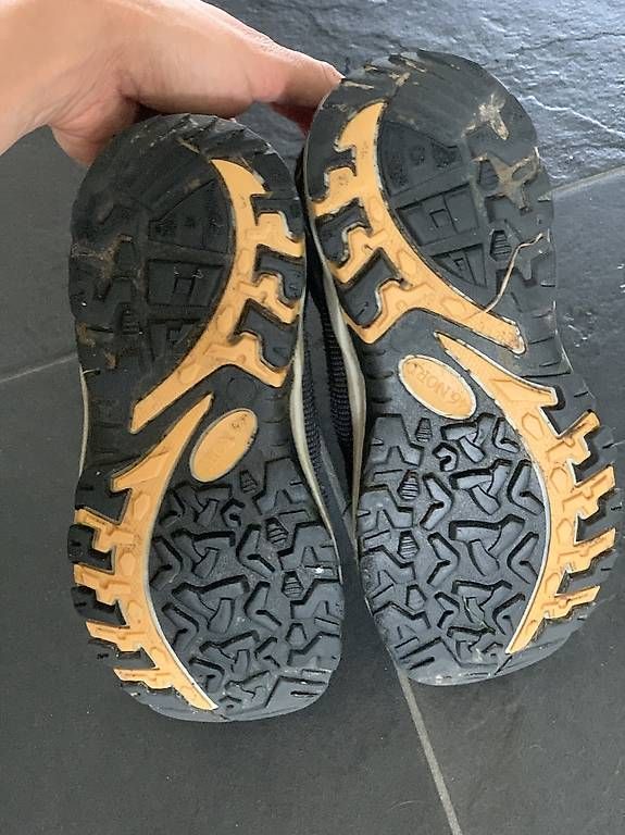 Scarpe per ragazzi: Wander- und Trekkingschuhe waterproof Grösse 33 – Usato da Oberlunkhofen venduto da Eichhoernli14 3