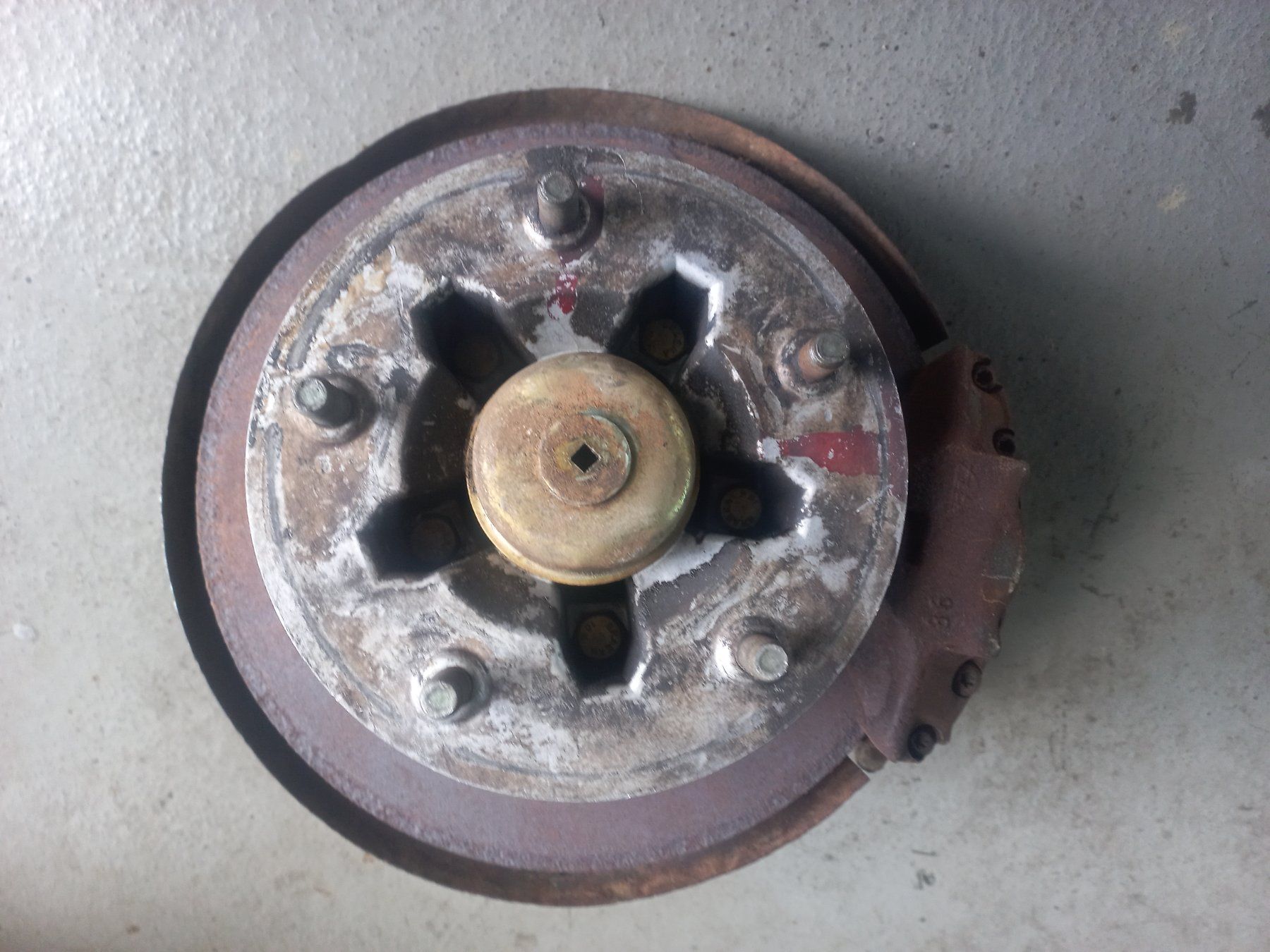 Volkswagen Tutti pezzi di ricambio auto: Oldtimer Achsschenkel Radnaben Bremszangen L+R VW  Käfer ?? – Usato da Dulliken venduto da mopar030