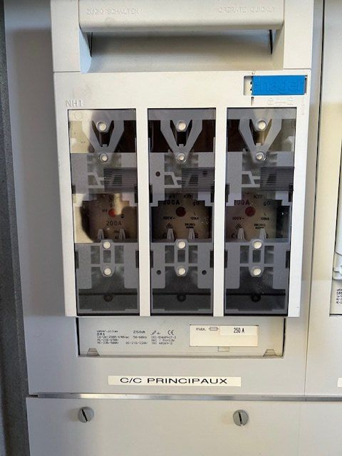 Hager Alimentazione elettrica: Armoire de distribution 250A – Usato da Goumoens-la-ville venduto da Lemeilleurprix 5