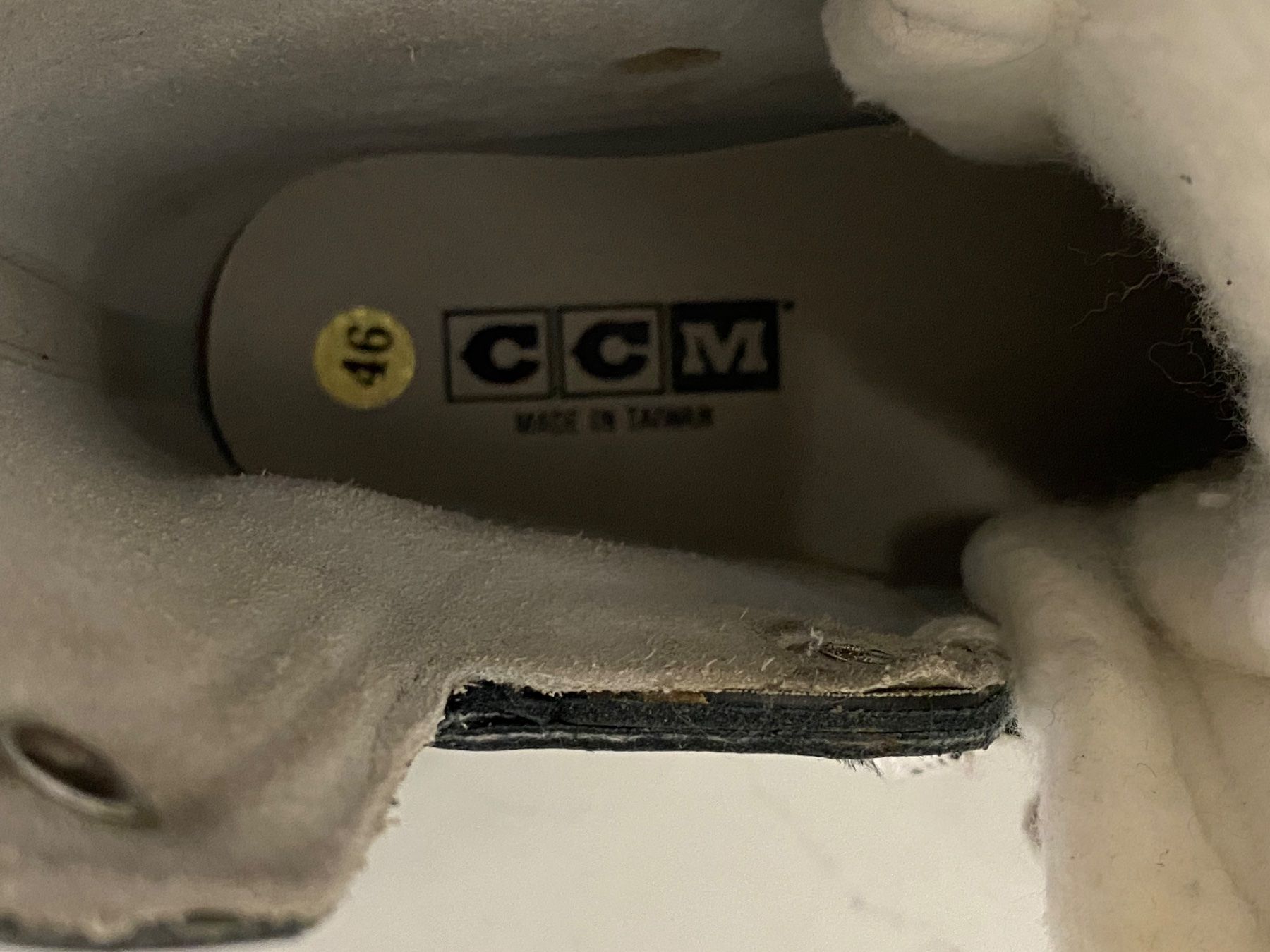 Ccm Schlittschuhe: Schlittschuhe Grösse 46 mit Schutz Raichle – Gebraucht aus Eschlikon TG von ArtRec 4