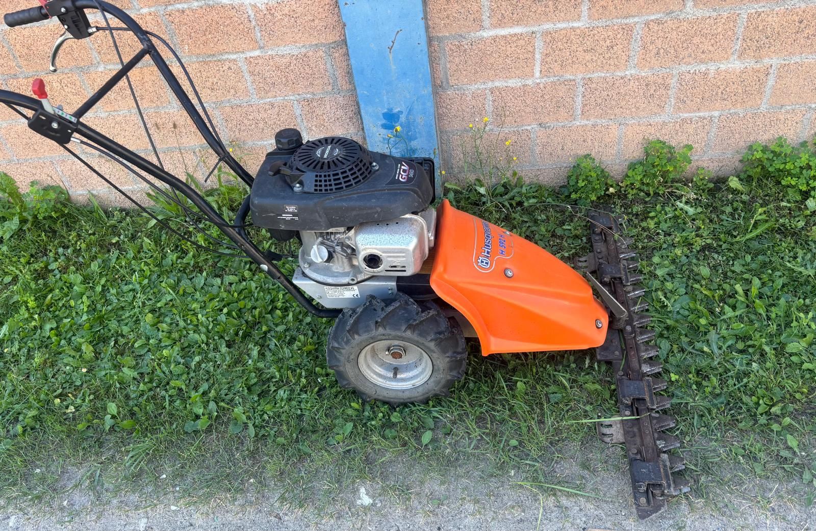 Husqvarna Tondeuses à gazon: Balkenmäher mit Honda Motor – D'occasion à Grono par laz_nx8q 1