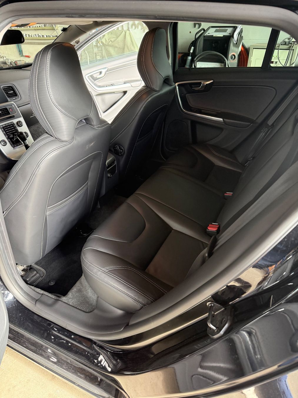 Volvo Autos: Volvo V60 T4 R-Design – Gebraucht aus Aesch LU von Mrogeli 6