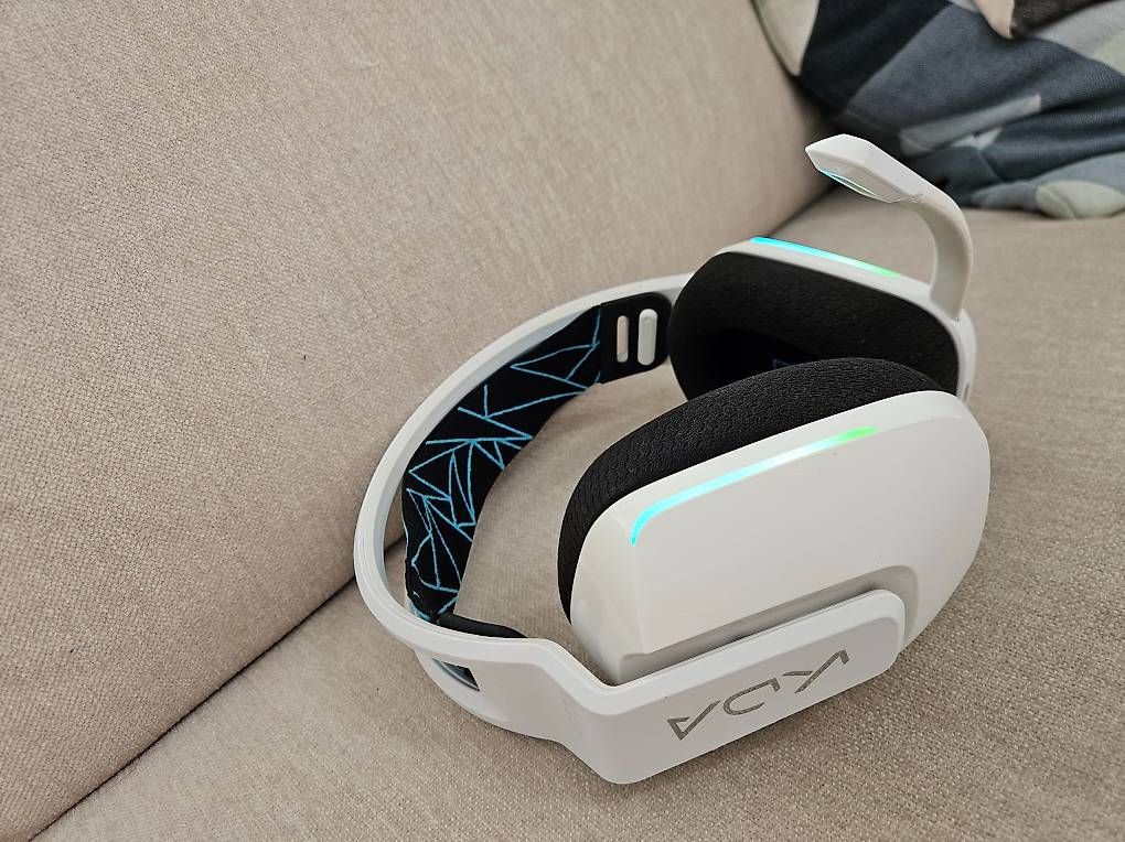 Logitech Cuffie: Logitech G733 kabelloses Gaming Headset, weiss – Usato da Zürich venduto da jan_xv9v 2