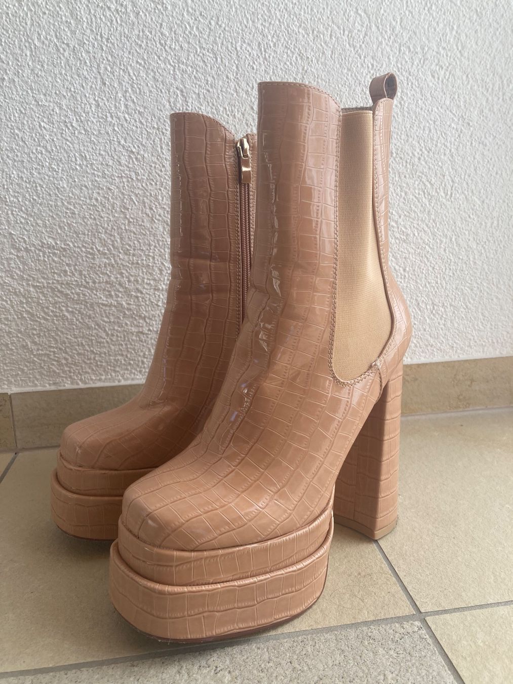 Scarpe da donna: High Heels / Plateauschuhe Nude – Usato da Sempach venduto da son_698y