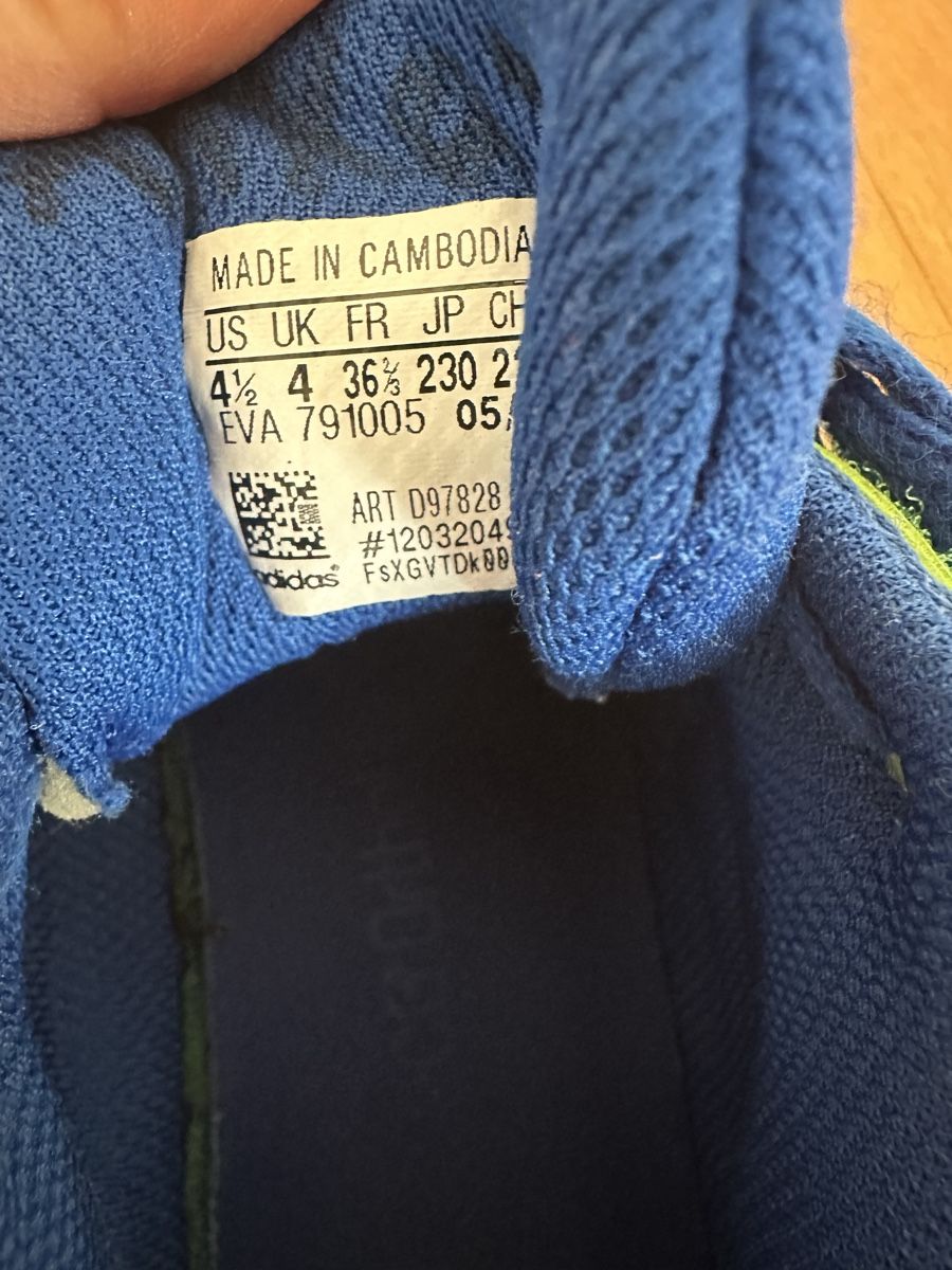 Adidas Scarpe da uomo: Adidas Hallenschuhe Gr 36 2/3 – Usato da Ostermundigen venduto da Clood 2