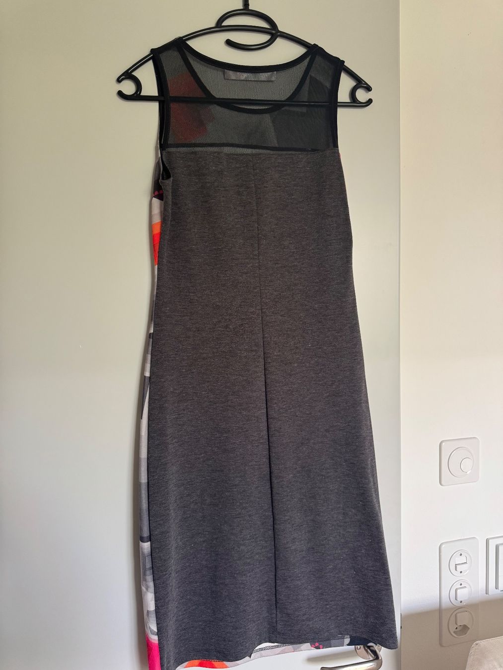 Desigual Kleider: Desigual Etuikleid grau, Grösse XS – Gebraucht aus Aarau von Gulianora 6