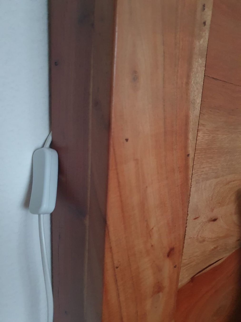 Lits: Massives Holzbett – D'occasion à Urdorf par jen_s7rc 1