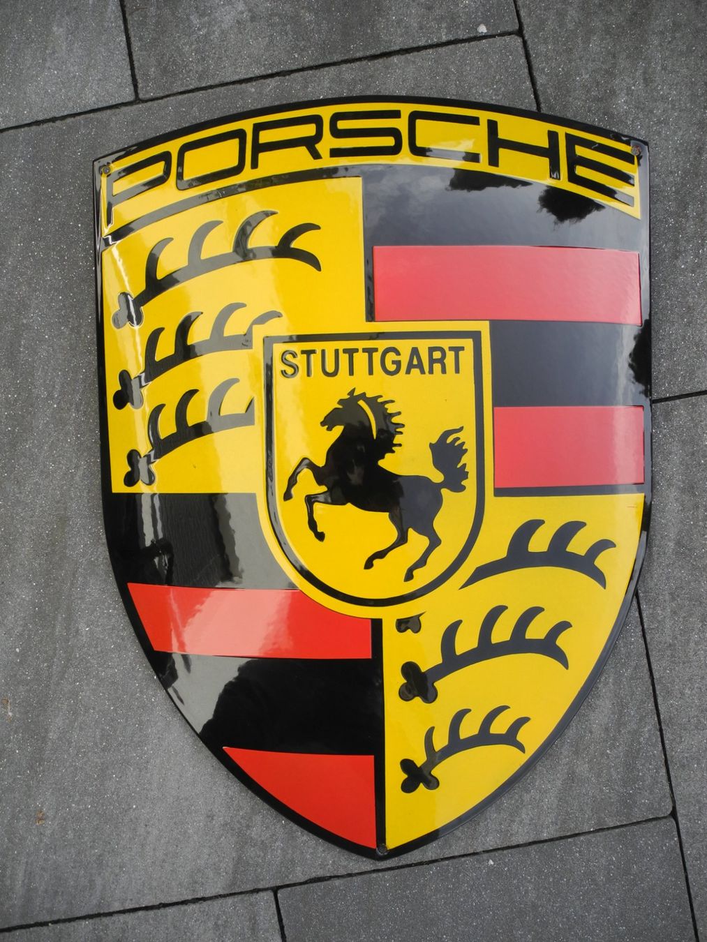 Porsche Insegne: GROSSES PORSCHE EMAILSCHILD – Nuovo (secondo la descrizione) da Reinach AG venduto da Huckleberrysix