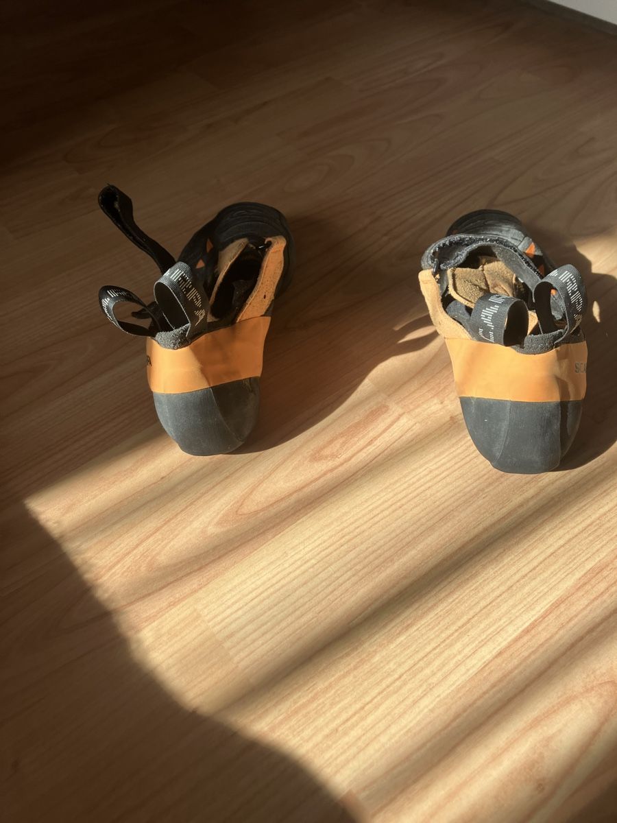 Scarpe da uomo: kletterschuhe – Usato da Rickenbach b. Wil venduto da bombar 2