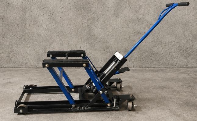 Piattaforme elevatrici: Motorrad Hebebühne 680kg – Usato da Oetwil an der Limmat venduto da astropoot