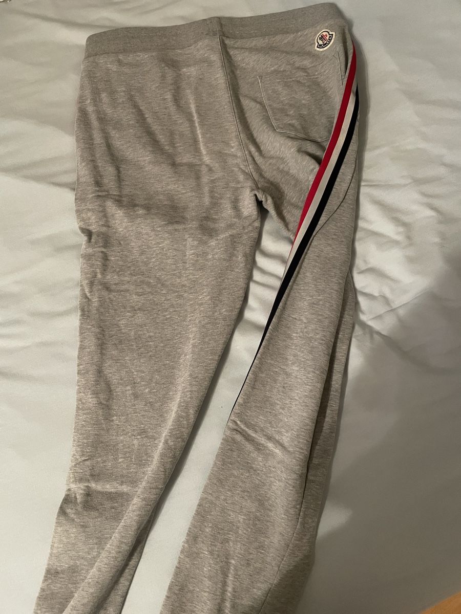 Moncler Hosen: Moncler Jogginghose mit Streifen Grösse S – Gebraucht aus Langenthal von MrLoupanji 2