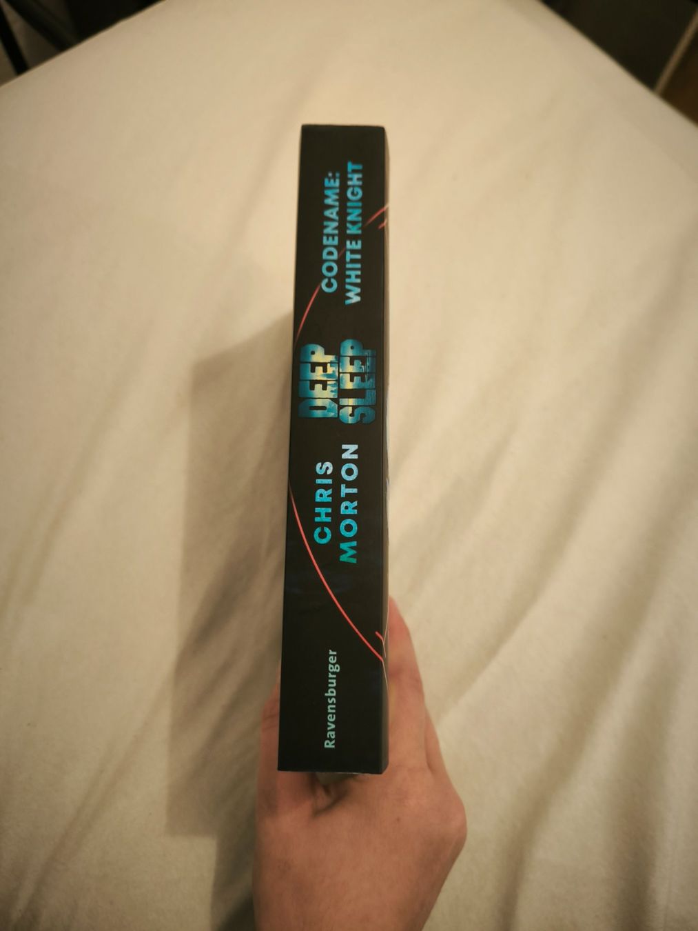 Libri: Deep Sleep, Band 1 - Codename: White Knight - Chris Morton – Nuovo e nell'imballaggio originale da Sargans venduto da .isa_ 2