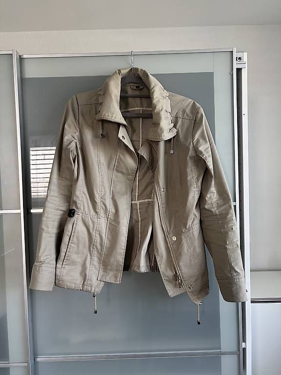 Fay Jacken: Fay Jacke XS S Beige – Gebraucht aus Zürich von car_9sdb 2