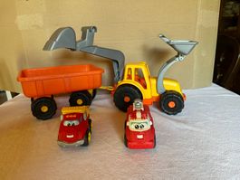 Jouets en plastic camion-remorque et 2 voitures