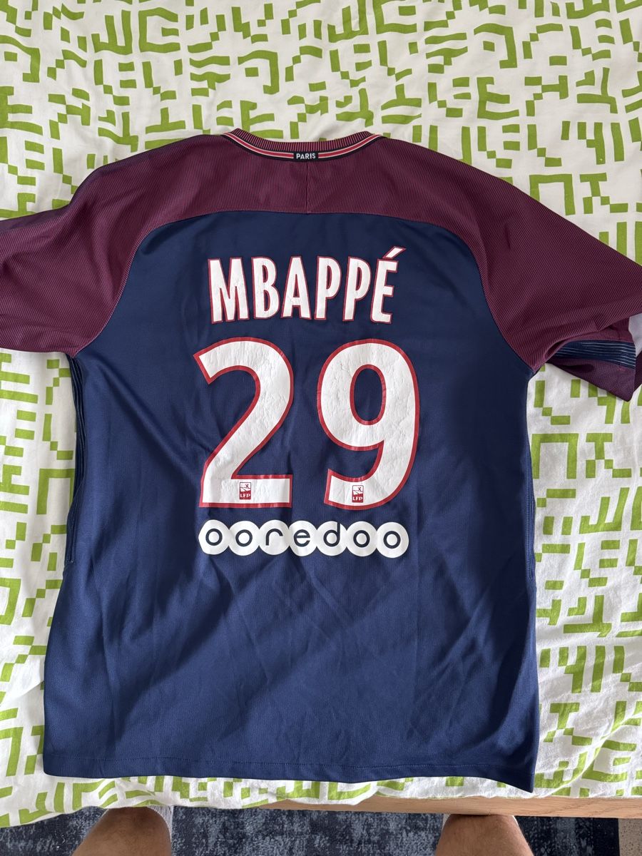 Nike Canottiere & Pantaloni: Mbappe Trikot saison 2017-18 – Usato da zürich venduto da sel_c7gk 1