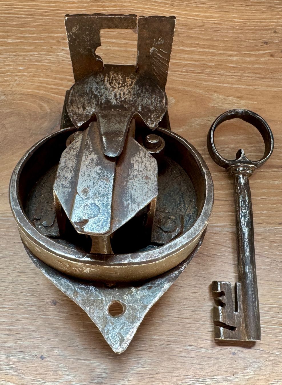 Schlösser: Antikes Türschloss mit Schlüssel – Gebraucht aus Rothrist von Luckywinner 5