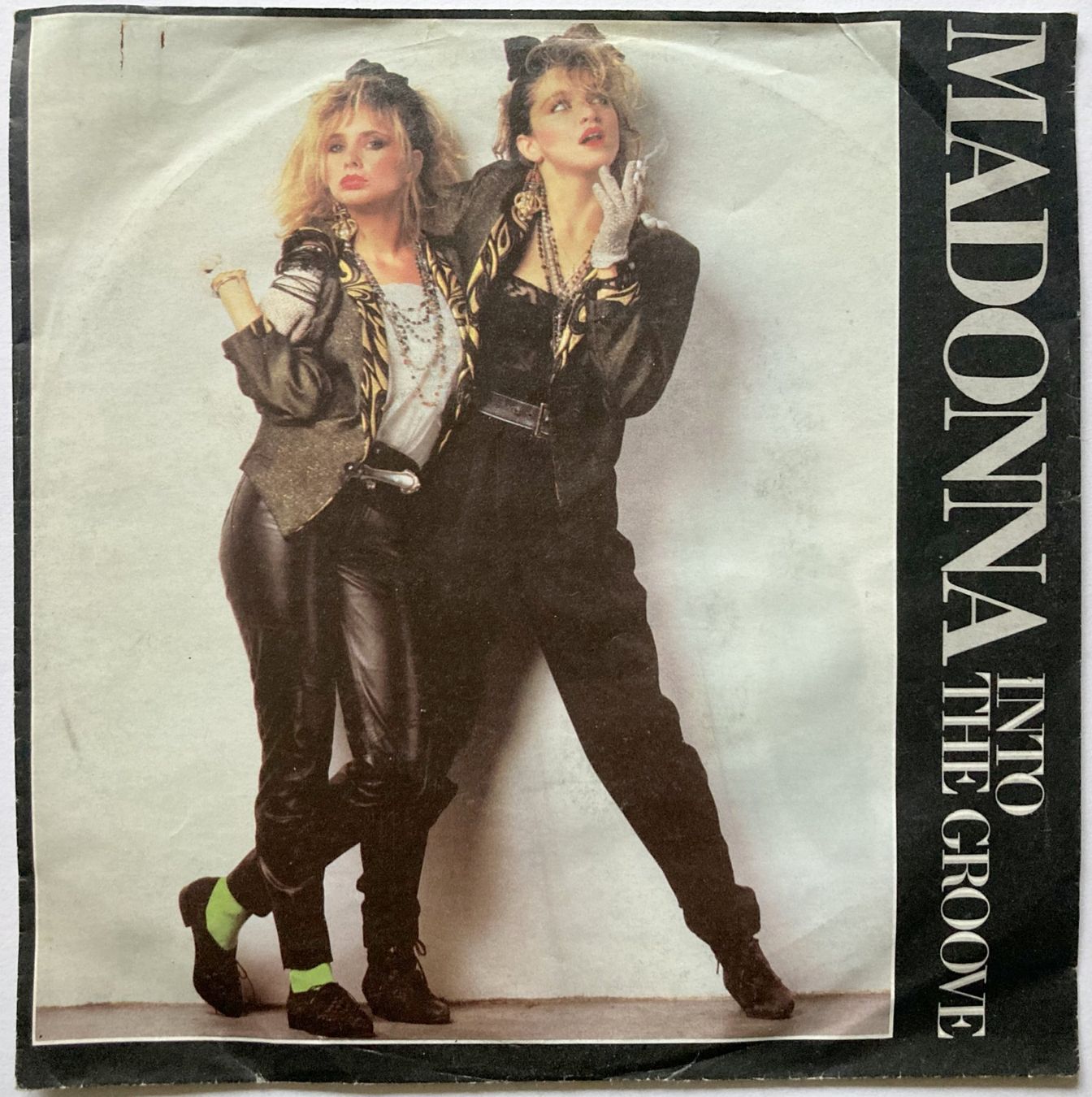 Vinyles: MADONNA - INTO THE GROOVE – D'occasion à Bottens par hotter-than-hell