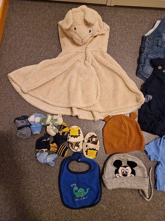Lotti & Set di vestiti: Babykleider gr 68 – Usato da Oensingen venduto da lady1 1