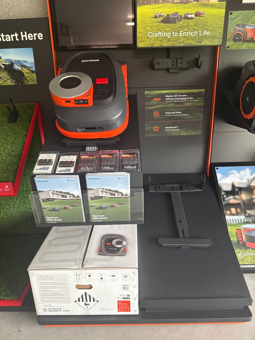 Segway Rasenmäher: Segway Navimow Verkaufsregal inkl. Display – Neu und originalverpackt aus Seeberg von hidi96 1