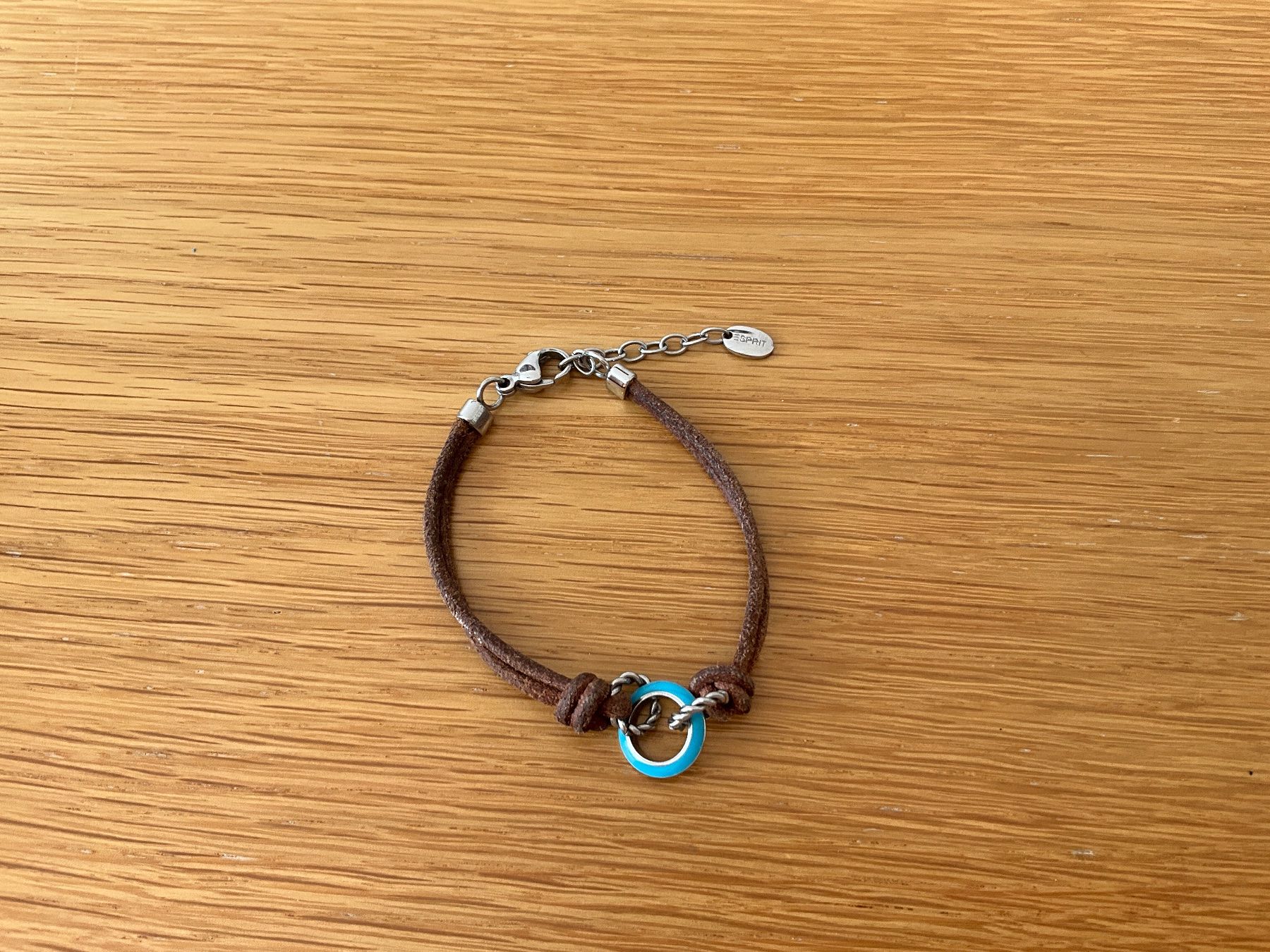 Esprit Armbänder & -reifen: Esprit Armkette Gebraucht. – Gebraucht aus Silvaplana von ChazDavies