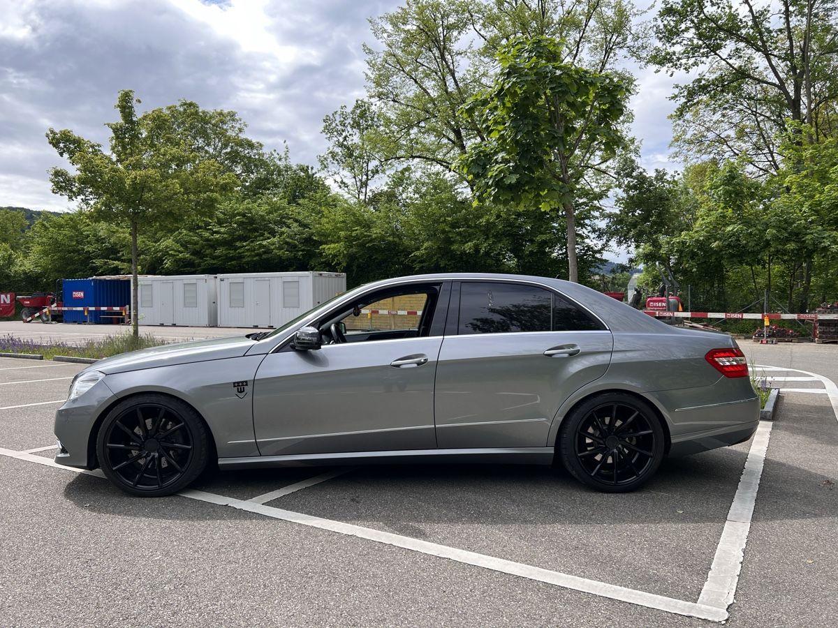 Mercedes-Benz Automobili: Mercedes E350 AMG Paket Schiebedach Occasion – Usato da Dietikon venduto da adi_ffm6