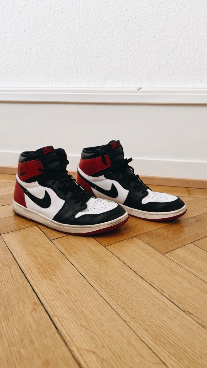 Jordan Scarpe da uomo: Air Jordan 1 Retro High, taille 46 – Usato da Fribourg venduto da vibifgva