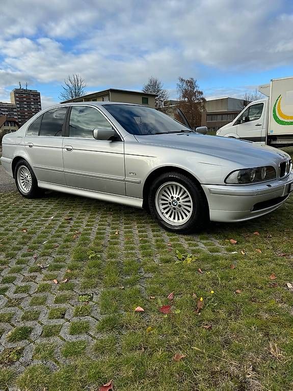 Autos: BMW E39 520i Automatik 2001  – Gebraucht aus ostermundigen von Chizoz