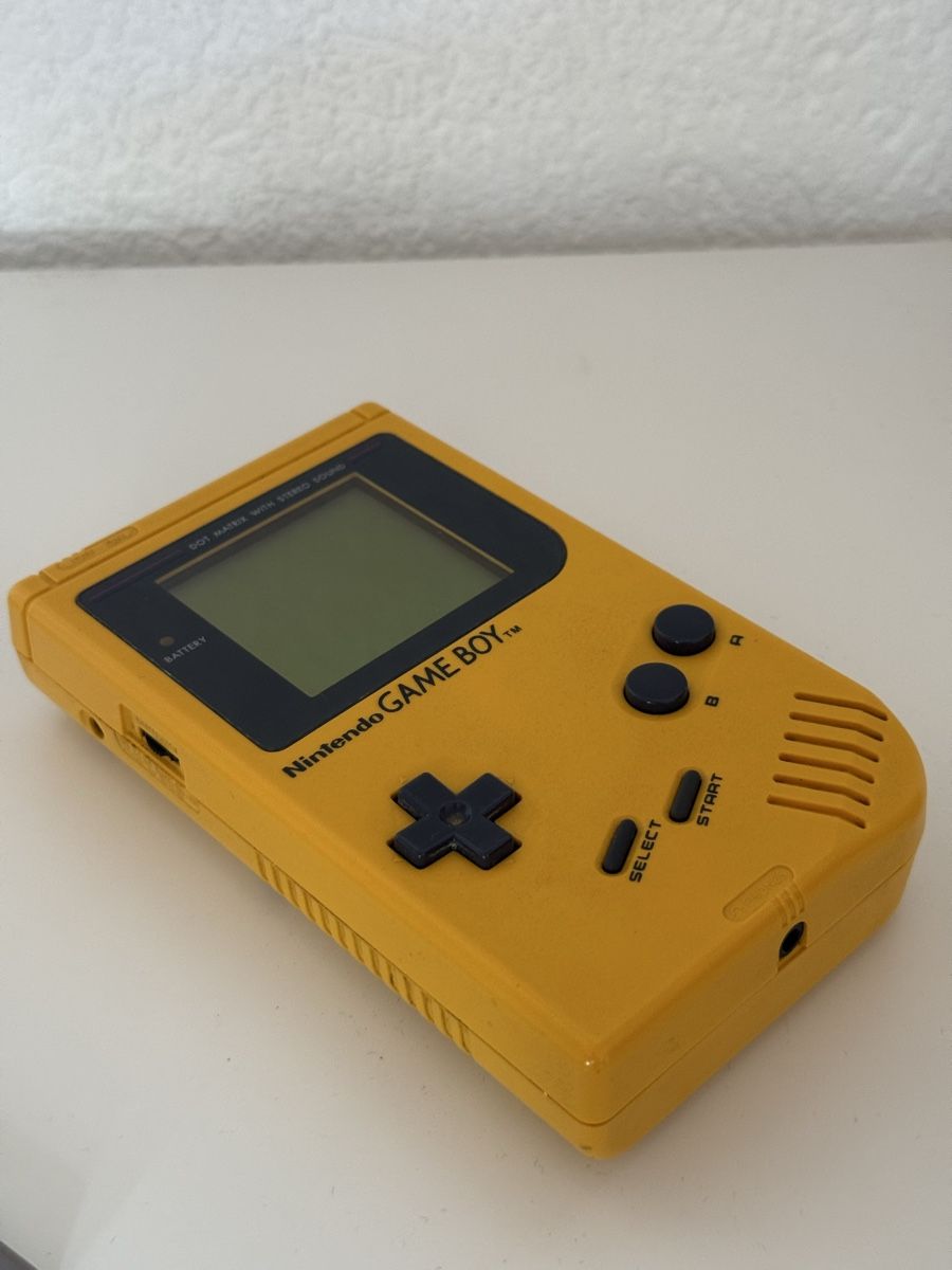 Nintendo Consoles: Nintendo GameBoy + 2 games – D'occasion à Onnens VD par FabioVince 1