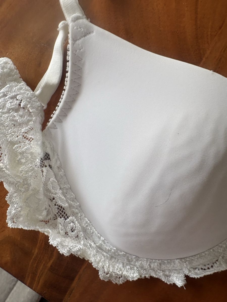 Altra biancheria intima: BH Traumhaft ,NP 119 CHF – Usato da Obbürgen venduto da bugi6868 4