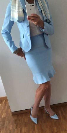 Sexy elegante sportliche Kostüm Hellblau