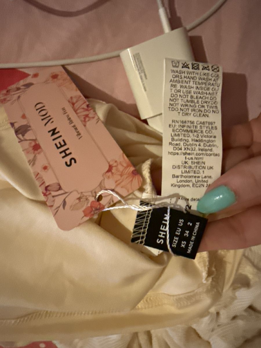 Shein Kleider & Röcke: Weisses kleid – Neu und originalverpackt aus Zofingen von gabrielagc 1