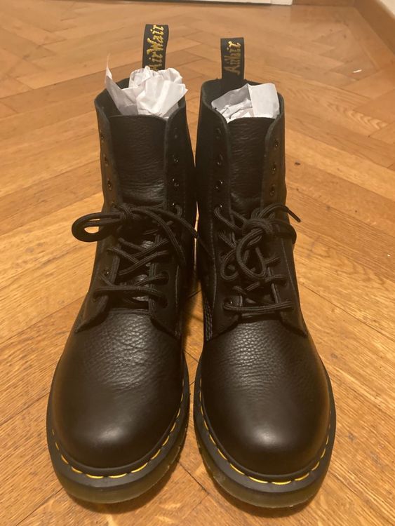 Dr martens clearance pascal virginia 43