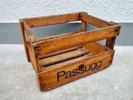 1 alte Holzkiste RHÄZÜNS PASSUGG Kiste Getränkekiste Harass
