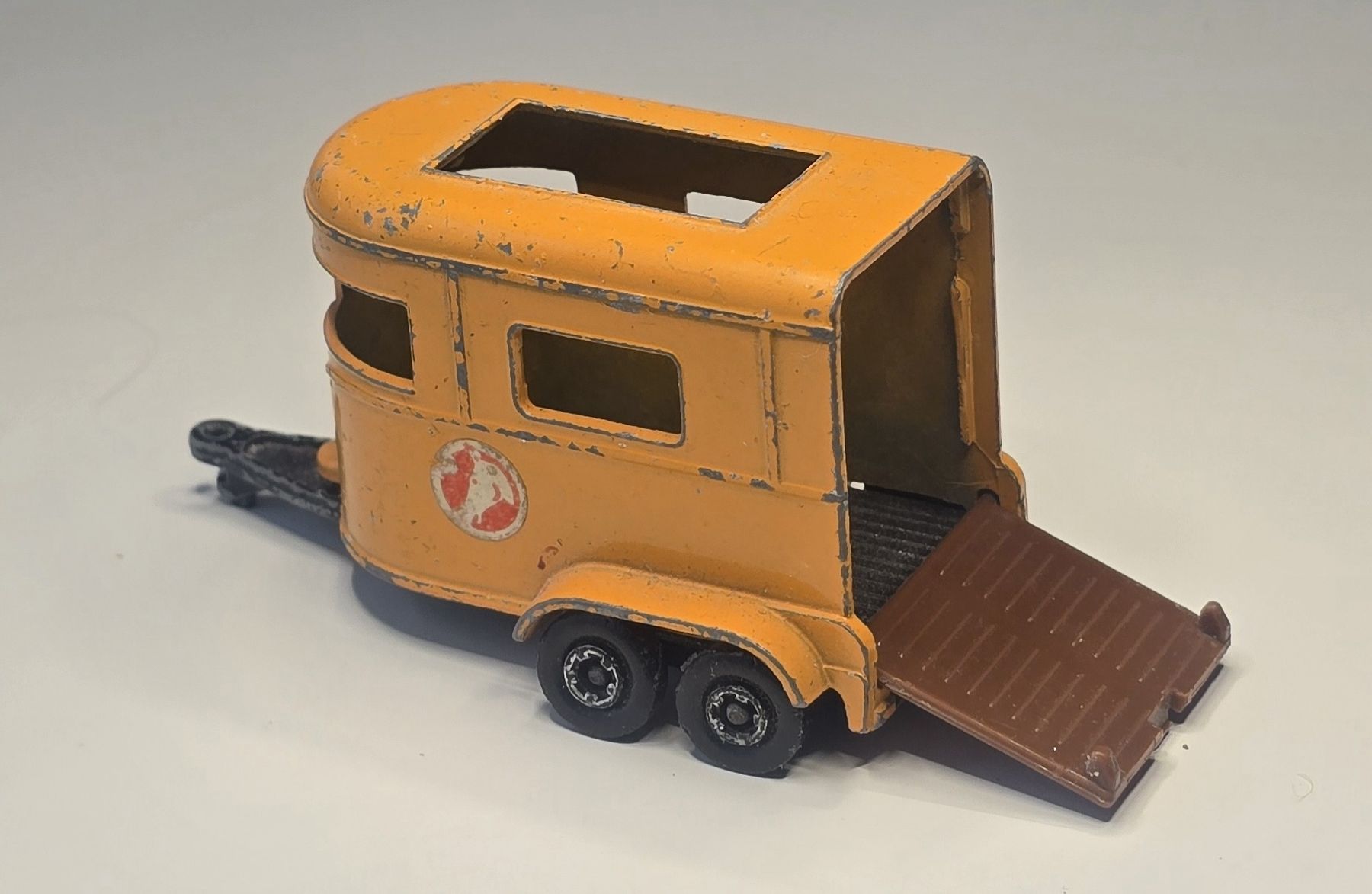 Matchbox Modellini d'auto: Matchbox Pony Trailer – Usato da Kirchberg BE venduto da HotWheelsSammler 2