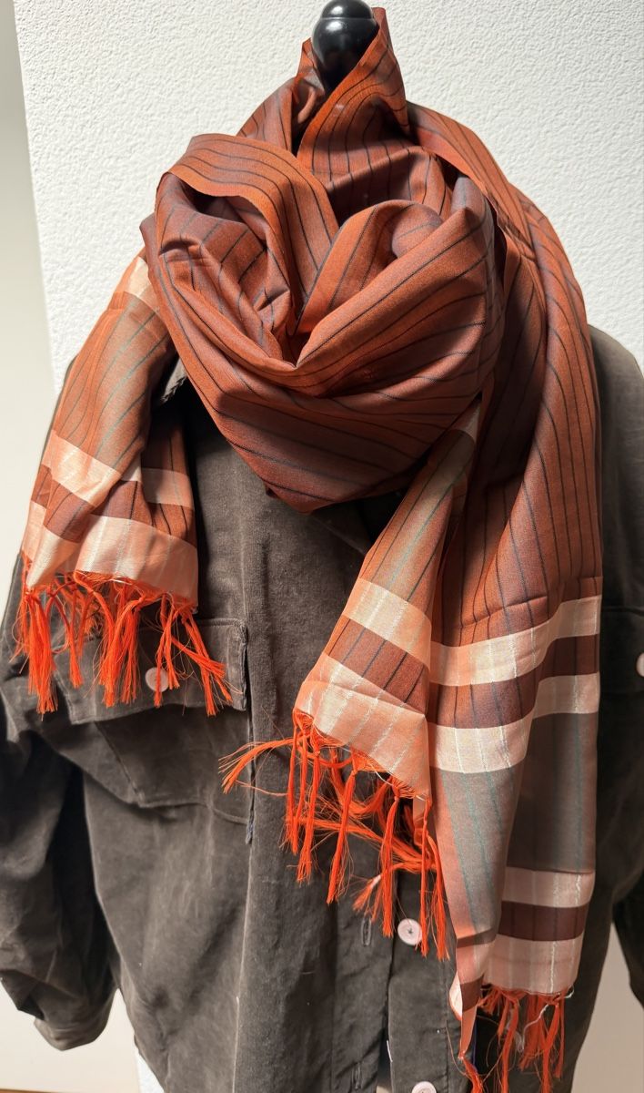 Foulards & écharpes: Schal mit Fransen, Neu – Neuf avec emballage d'origine à Wettswil par Elsol