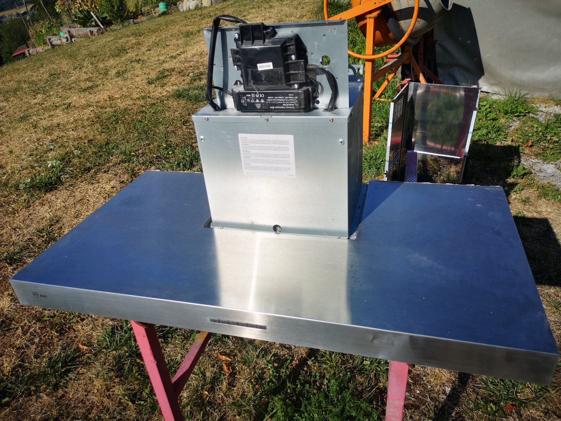 V-Zug Hottes de ventilation: hotte murale de ventilation V-ZUG DW E9 – D'occasion à Granges-Veveyse par PascaleG01