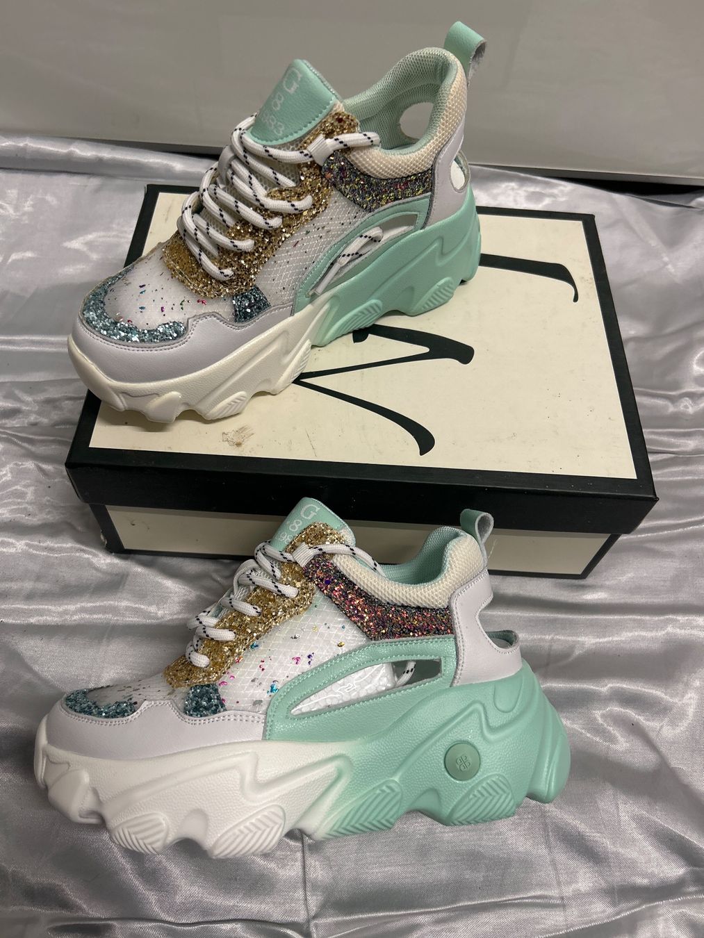 Scarpe per ragazze: Sneakers mint/weiss Gr 35 Neu – Nuovo e nell'imballaggio originale da Regensdorf venduto da Spyke55
