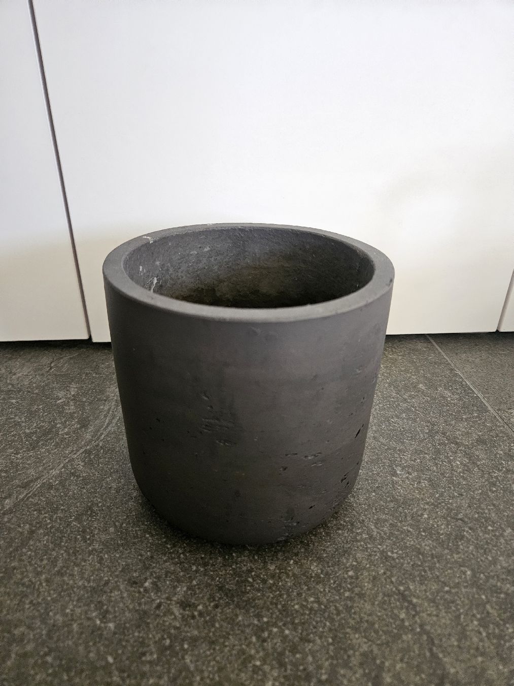Pots de fleurs: Cache-pot gris anthracite – D'occasion à Bussigny par niwa_mikan